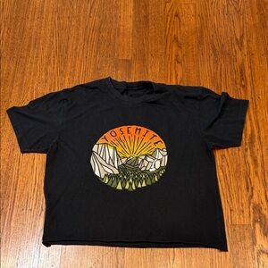 Wild Tribute 4 The Parks Yosemite Graphic Tee – Black Cropped Boxy – Medium